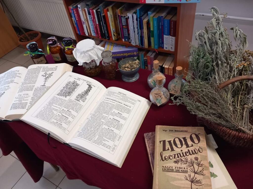 zioła książki flakoniki