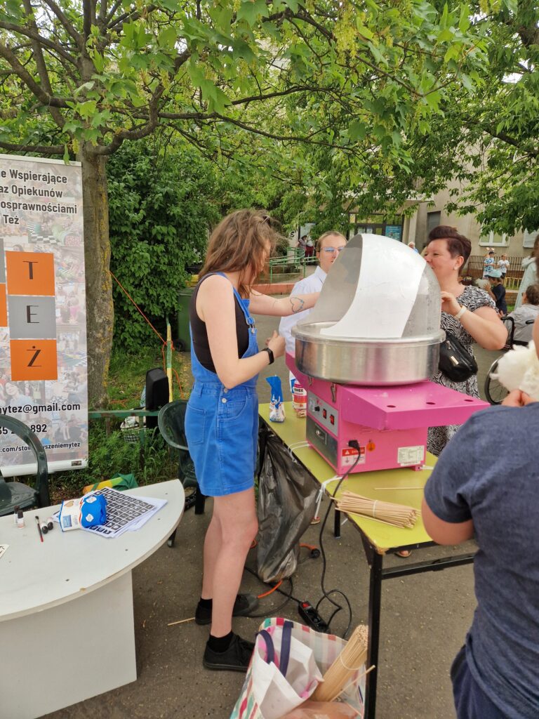 stoisko z watą cukrową