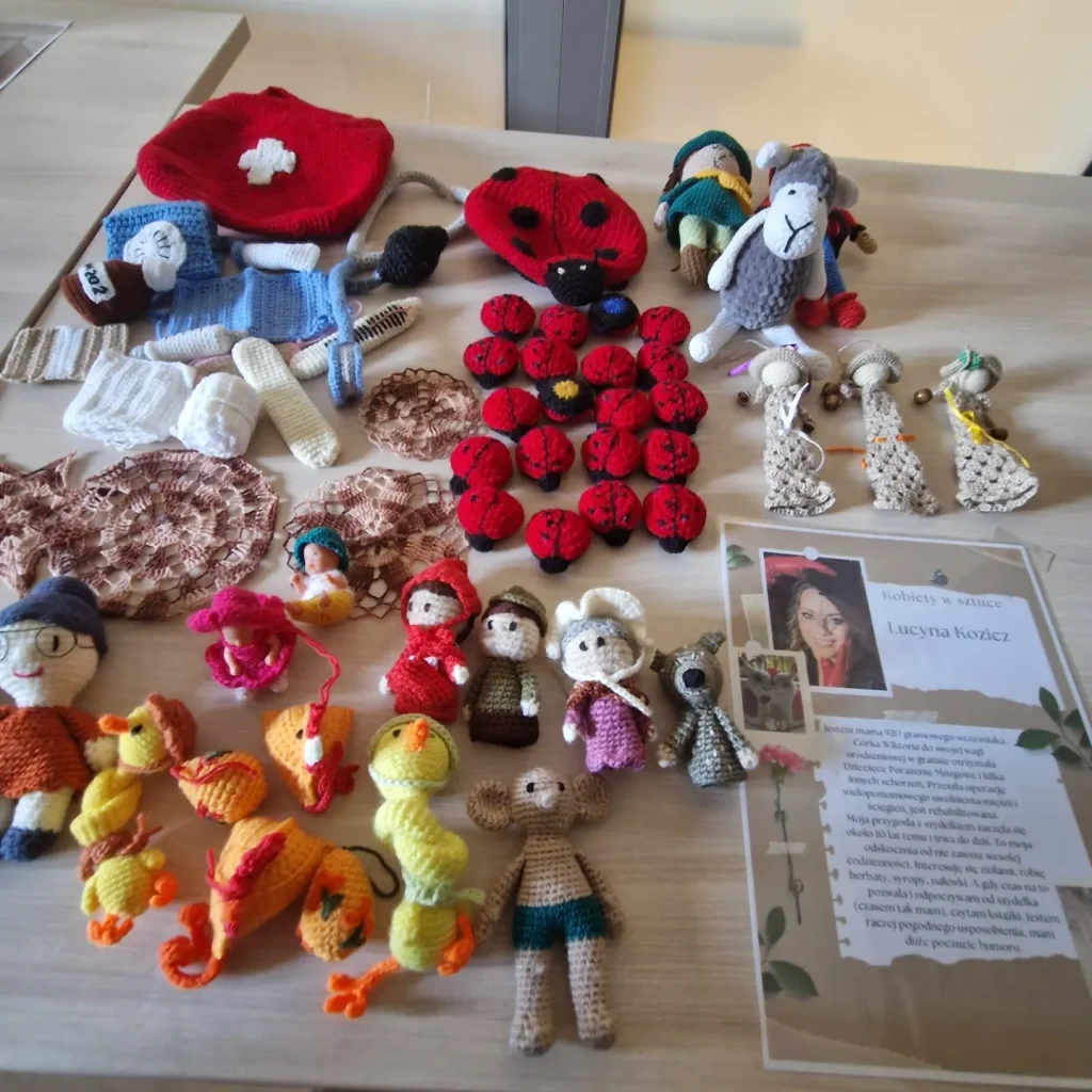 dzieła zrobione na szydełku