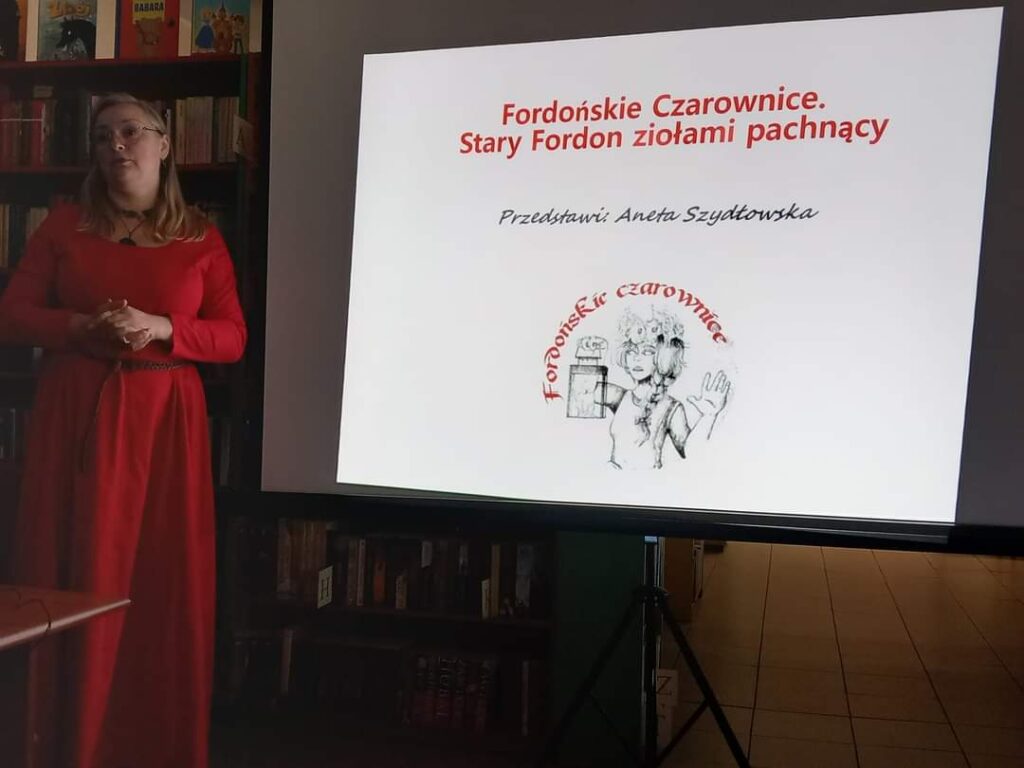 Kobieta prowadząca wykład