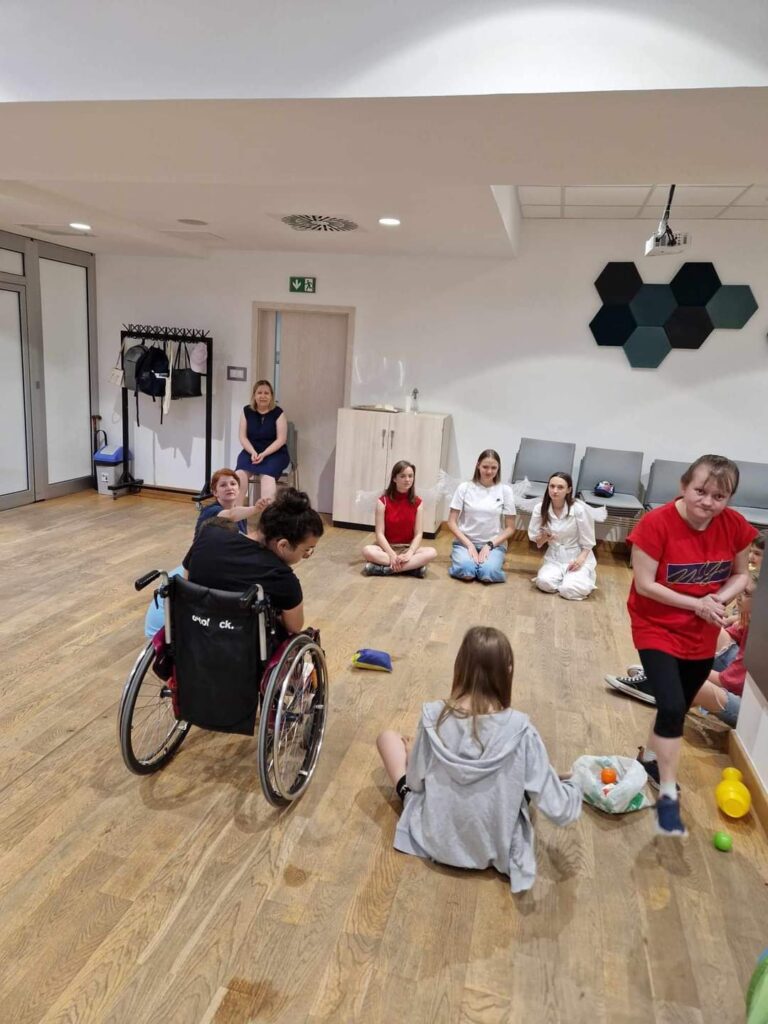 wolontariusze i podopieczni 